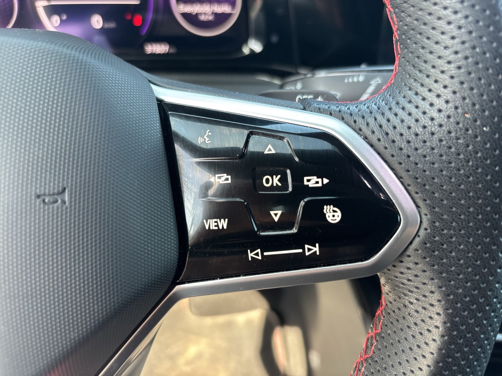 Volkswagen Golf 2.0 GTI PANO KAMERA CARPLAY SITZHEIZ ALU18