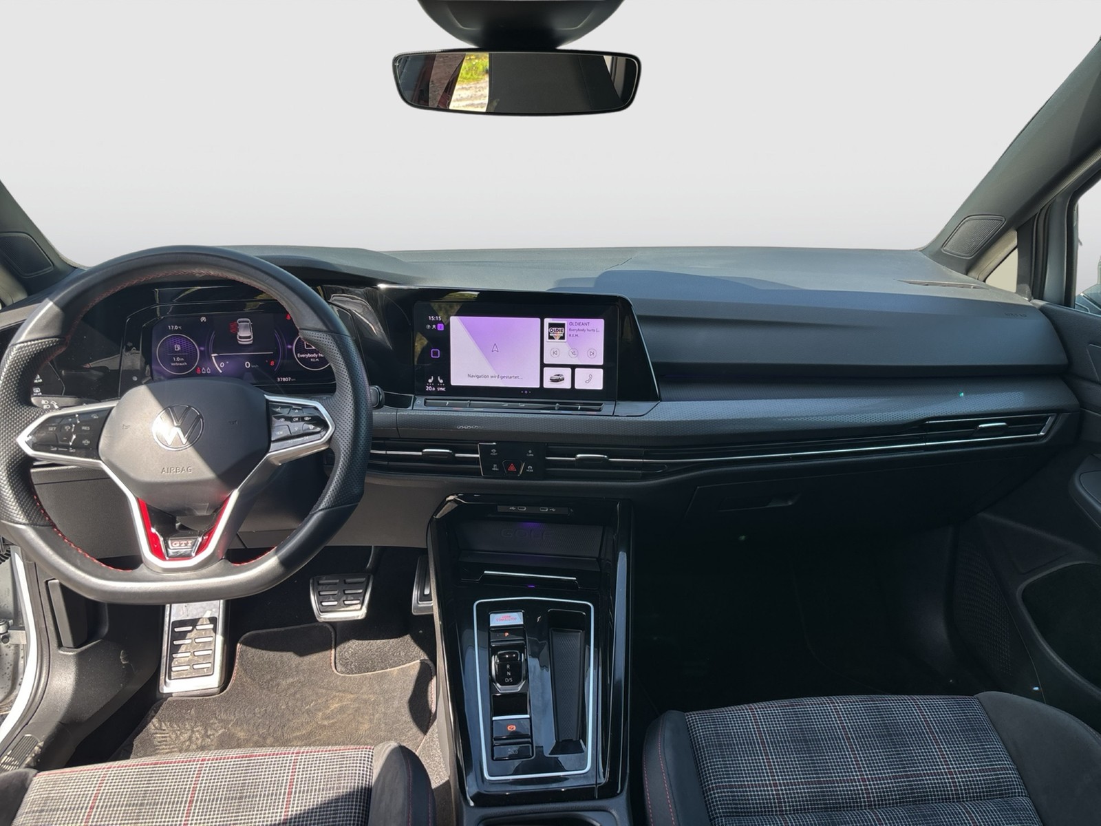 Volkswagen Golf 2.0 GTI PANO KAMERA CARPLAY SITZHEIZ ALU18