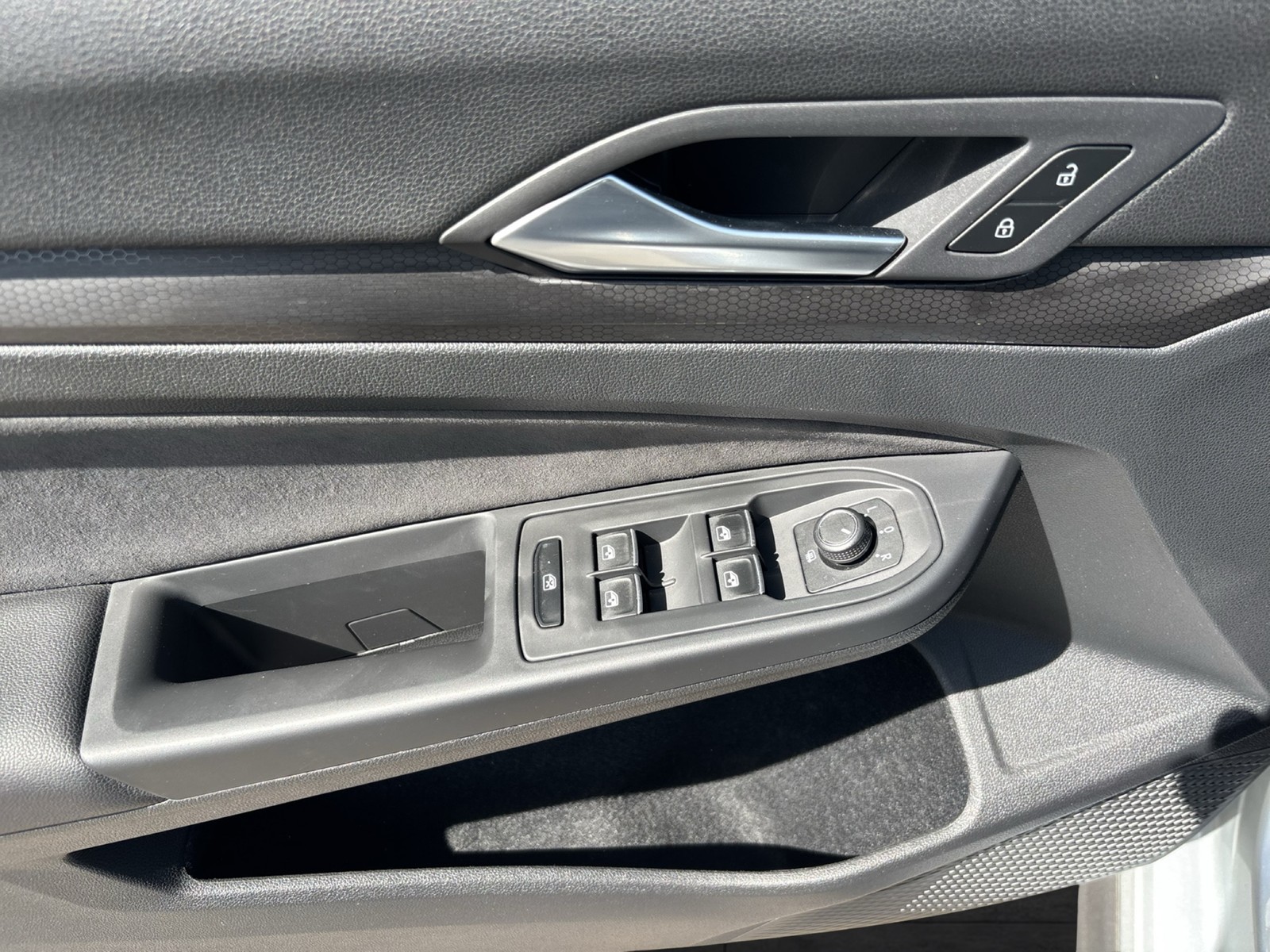 Volkswagen Golf 2.0 GTI PANO KAMERA CARPLAY SITZHEIZ ALU18