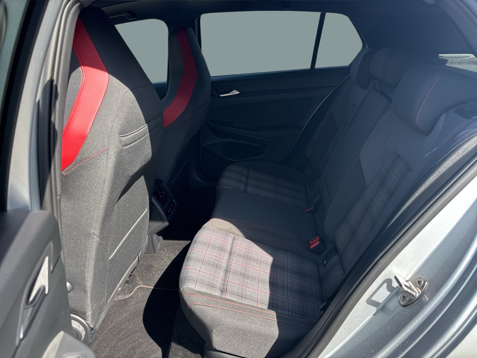 Volkswagen Golf 2.0 GTI PANO KAMERA CARPLAY SITZHEIZ ALU18