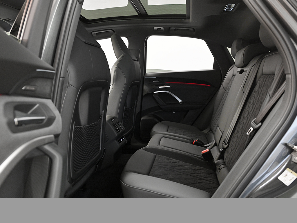 Audi Q5 Sportback TDI quattro s tronic AHK PANO LM20