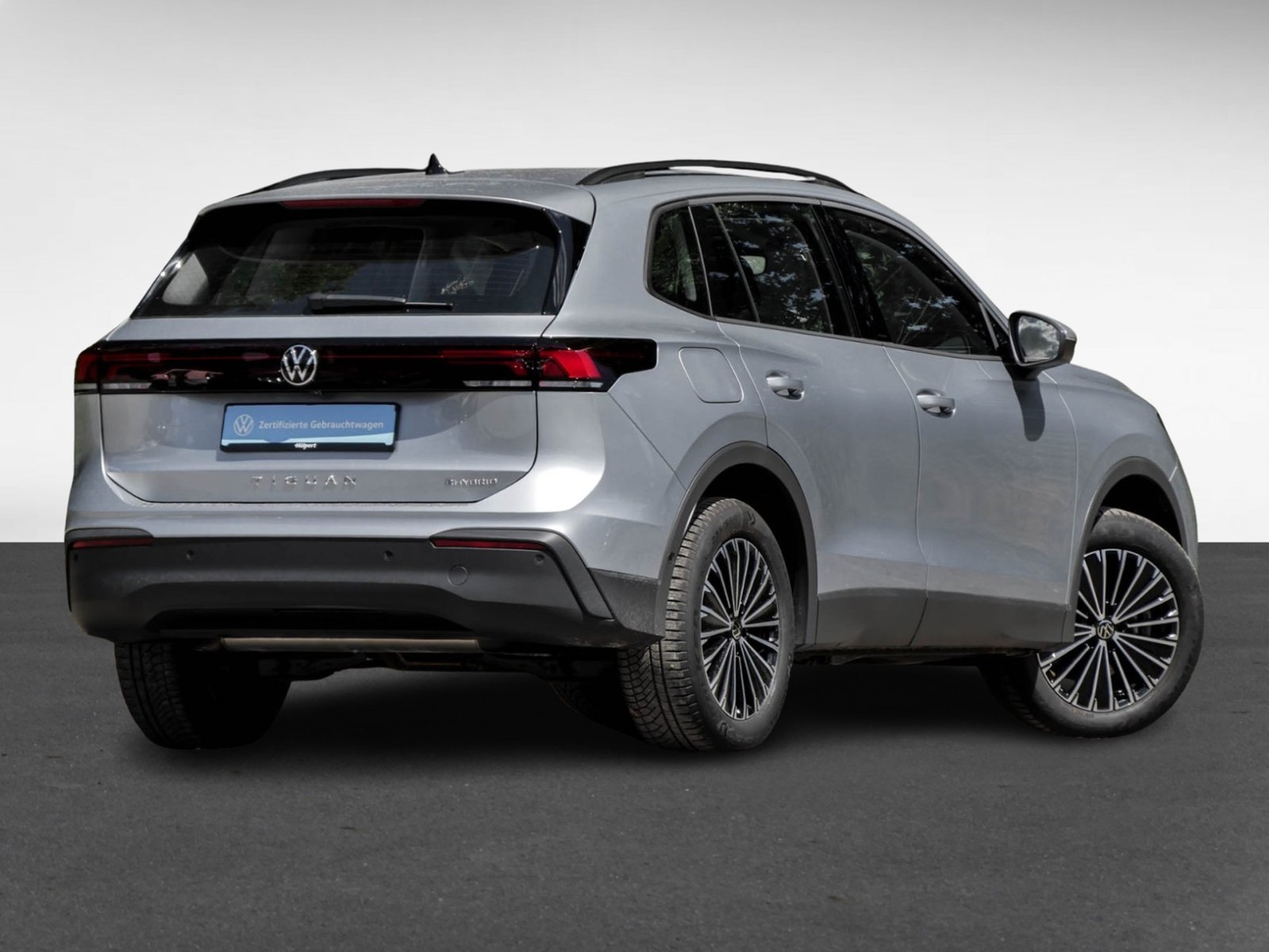 Volkswagen Tiguan 1.5 HYBRID LIFE NEUES MODELL AHK CAM LM18