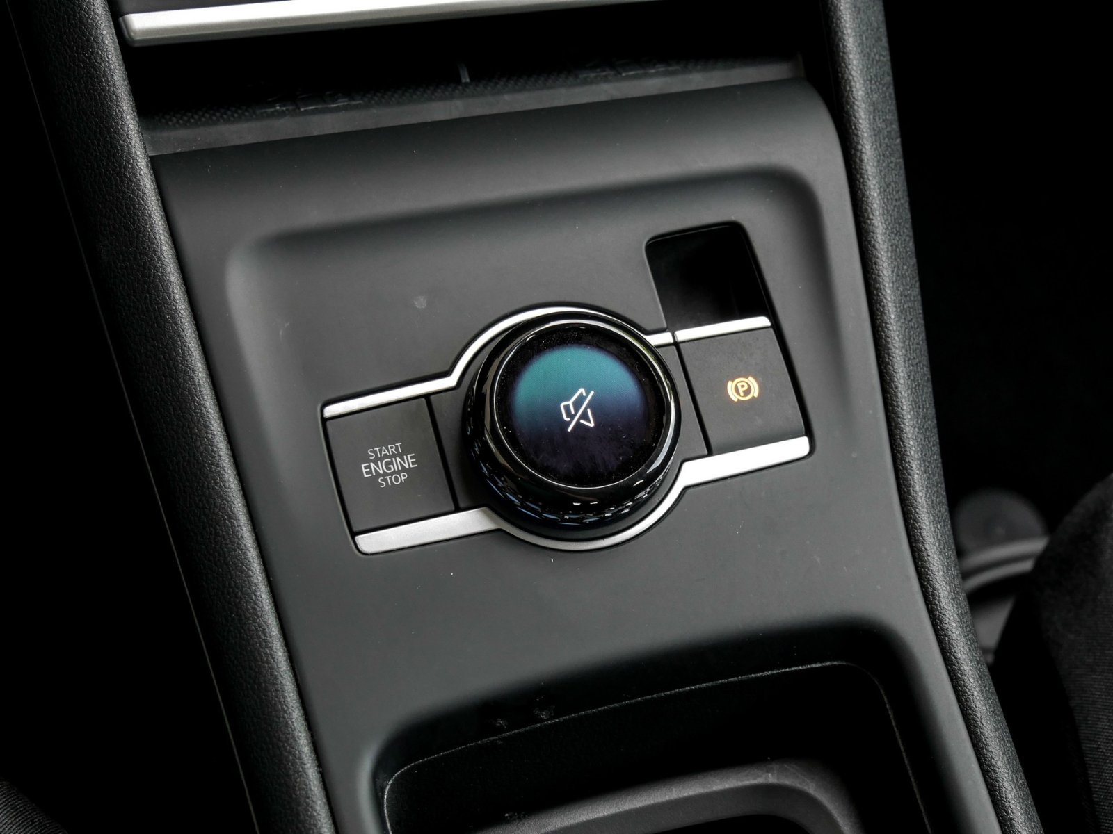 Volkswagen Tiguan 1.5 eTSI NEUES MODELL AHK CAM NAVI SITZHZ