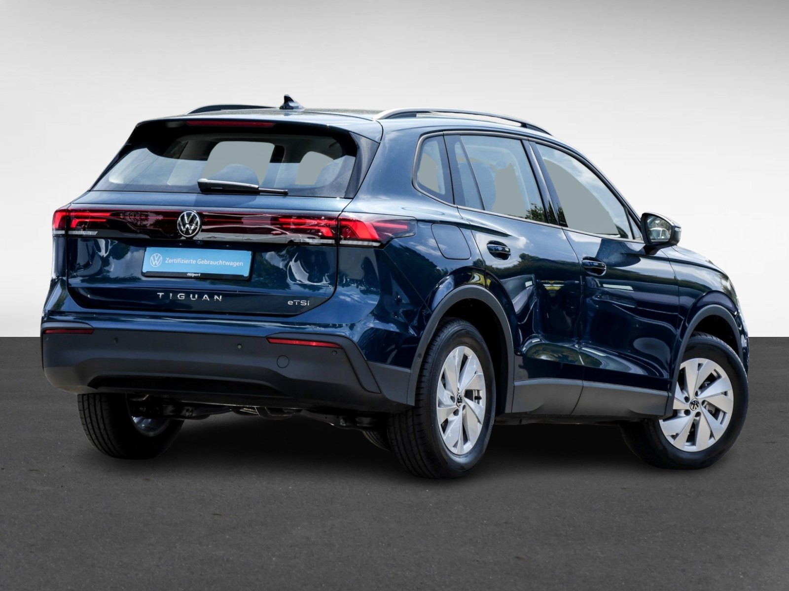 Volkswagen Tiguan 1.5 eTSI NEUES MODELL AHK CAM NAVI SITZHZ