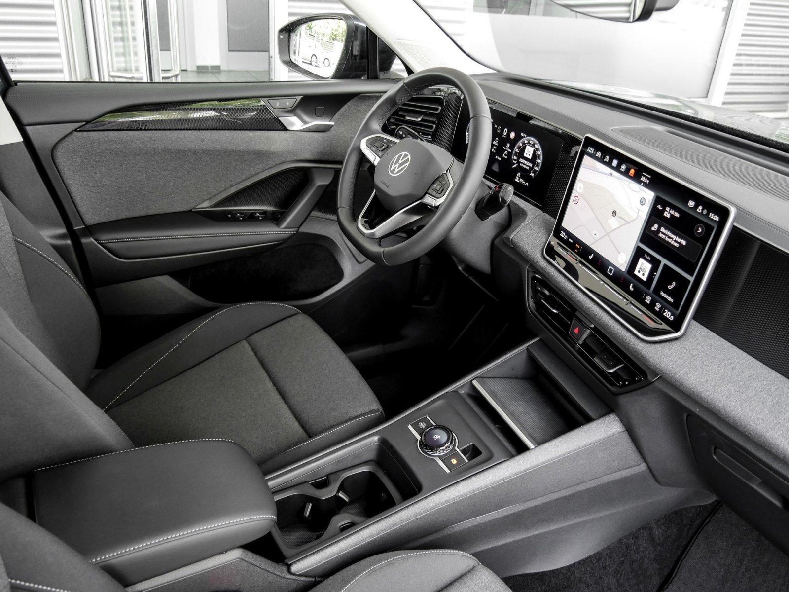 Volkswagen Tiguan 1.5 eTSI NEUES MODELL AHK CAM NAVI SITZHZ