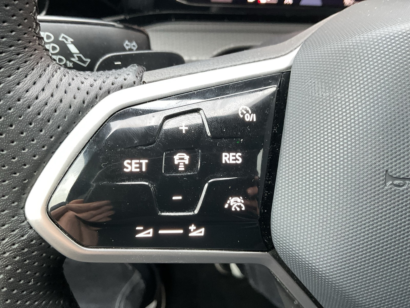 Volkswagen Golf GTD LEDER HARMANKARDON BLACKSTYLE MATRIXLED