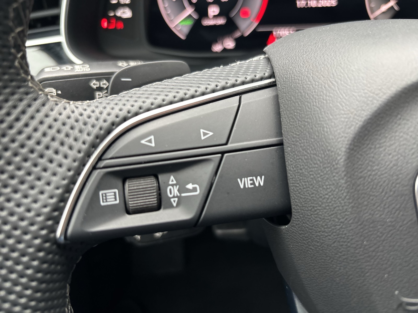 Audi Q7 60 quattro HYBRID S LINE PANO AHK 360CAM LM21