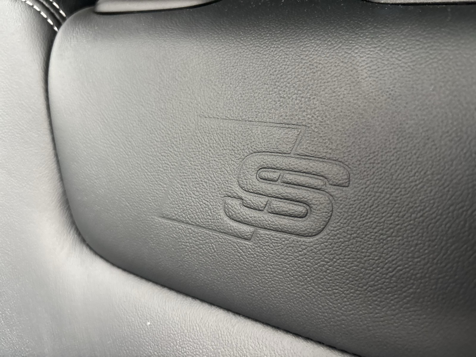 Audi Q7 60 quattro HYBRID S LINE PANO AHK 360CAM LM21