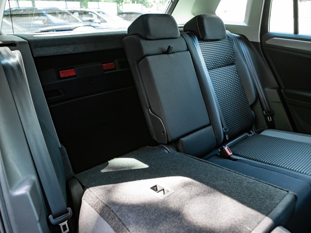 Volkswagen Tiguan 2.0 ACTIVE AHK KAMERA ALU18" NAVI SITZHEIZ
