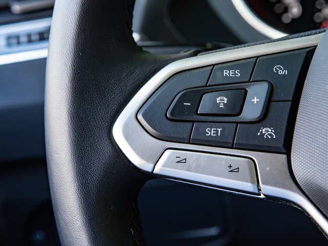 Volkswagen Tiguan 2.0 ACTIVE AHK KAMERA ALU18" NAVI SITZHEIZ