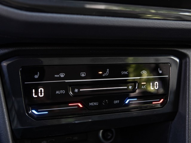 Volkswagen Tiguan 2.0 ACTIVE AHK KAMERA ALU18" NAVI SITZHEIZ