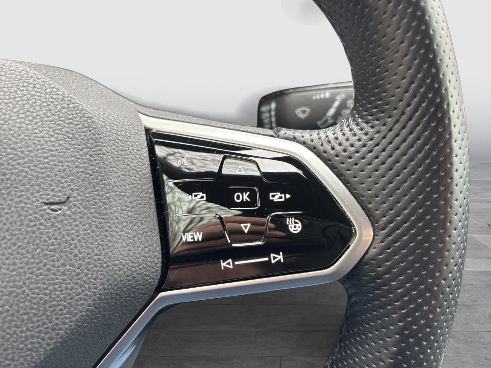 Volkswagen Golf Variant VIII 1.5 R-LINE ACC ALU17 eKLAPPE NAVI