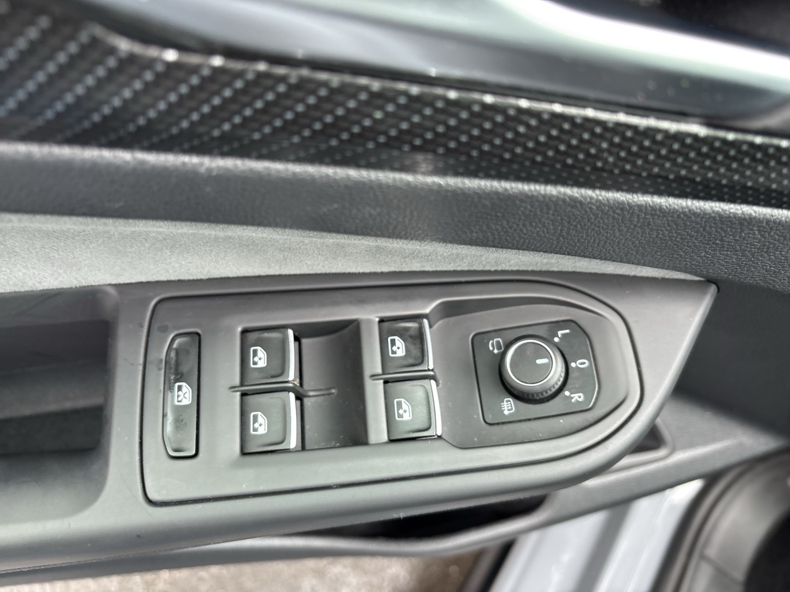 Volkswagen Golf Variant VIII 1.5 R-LINE ACC ALU17 eKLAPPE NAVI