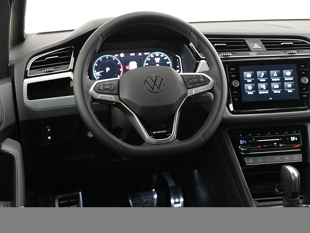 Volkswagen Touran 1.5 ENERGY 7SITZE CAM ACC LM17 NAVI