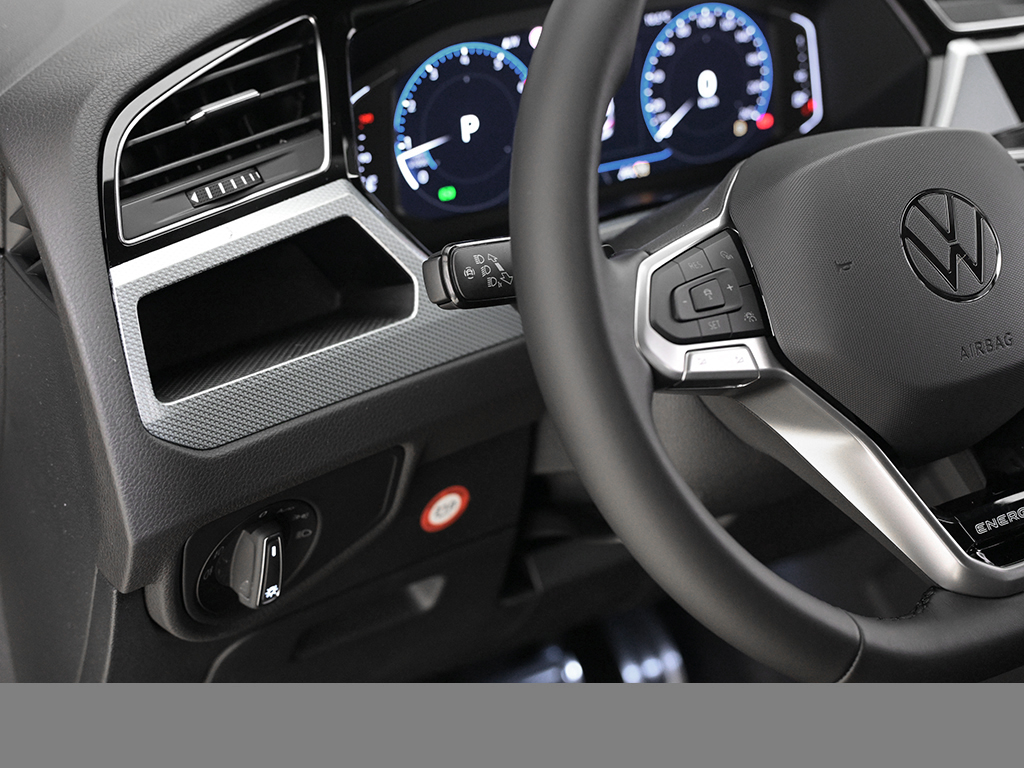 Volkswagen Touran 1.5 ENERGY 7SITZE CAM ACC LM17 NAVI