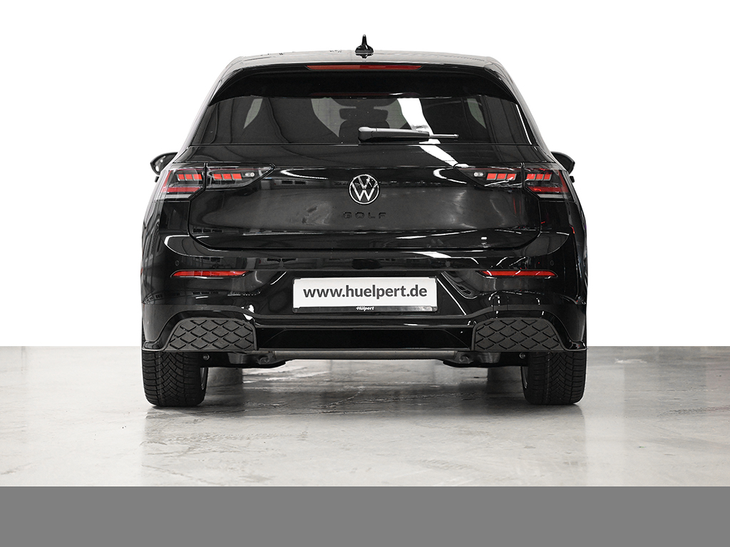 Volkswagen Golf VIII 1.5 eTSI R-LINE FACELIFT CAM ACC LM18