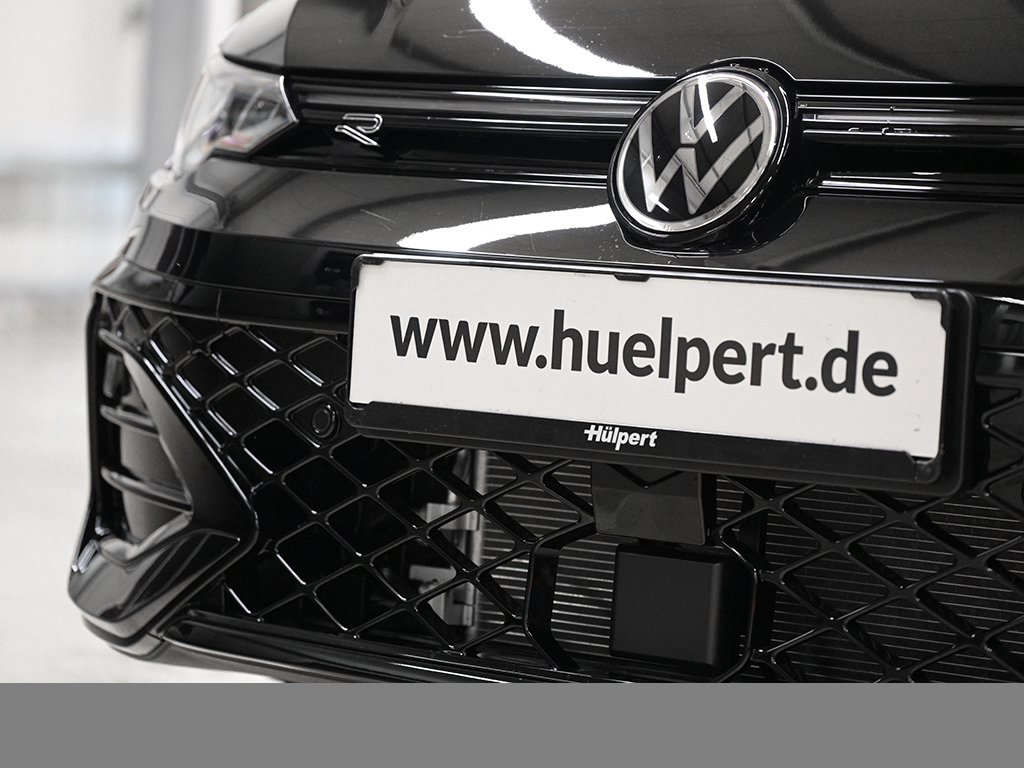 Volkswagen Golf VIII 1.5 eTSI R-LINE FACELIFT CAM ACC LM18