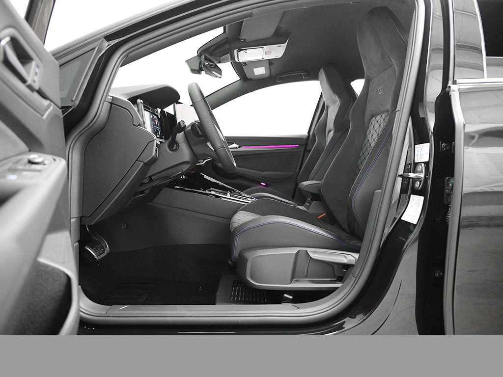 Volkswagen Golf VIII 1.5 eTSI R-LINE FACELIFT CAM ACC LM18