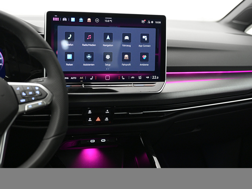 Volkswagen Golf VIII 1.5 eTSI R-LINE FACELIFT CAM ACC LM18