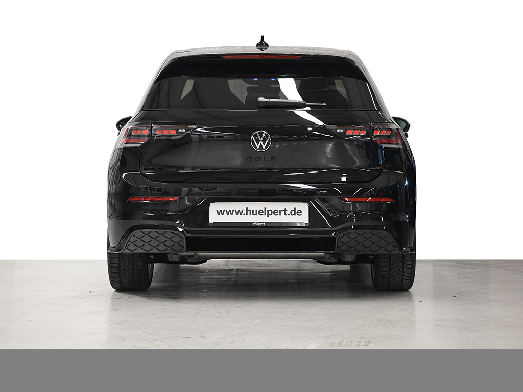 Volkswagen Golf VIII 1.5 eTSI R-LINE FACELIFT CAM ACC LM18