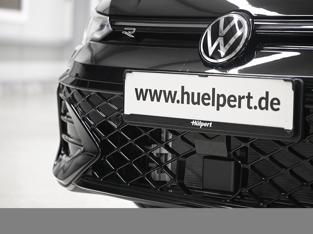 Volkswagen Golf VIII 1.5 eTSI R-LINE FACELIFT CAM ACC LM18