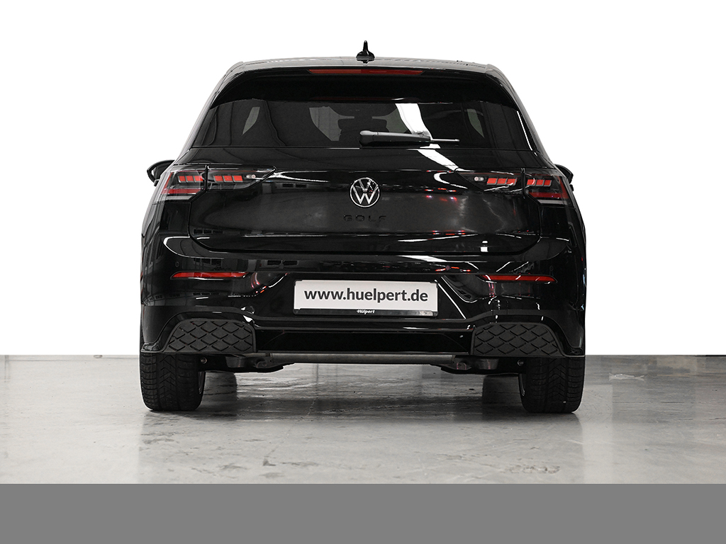 Volkswagen Golf VIII 1.5 eTSI R-LINE FACELIFT CAM ACC LM18