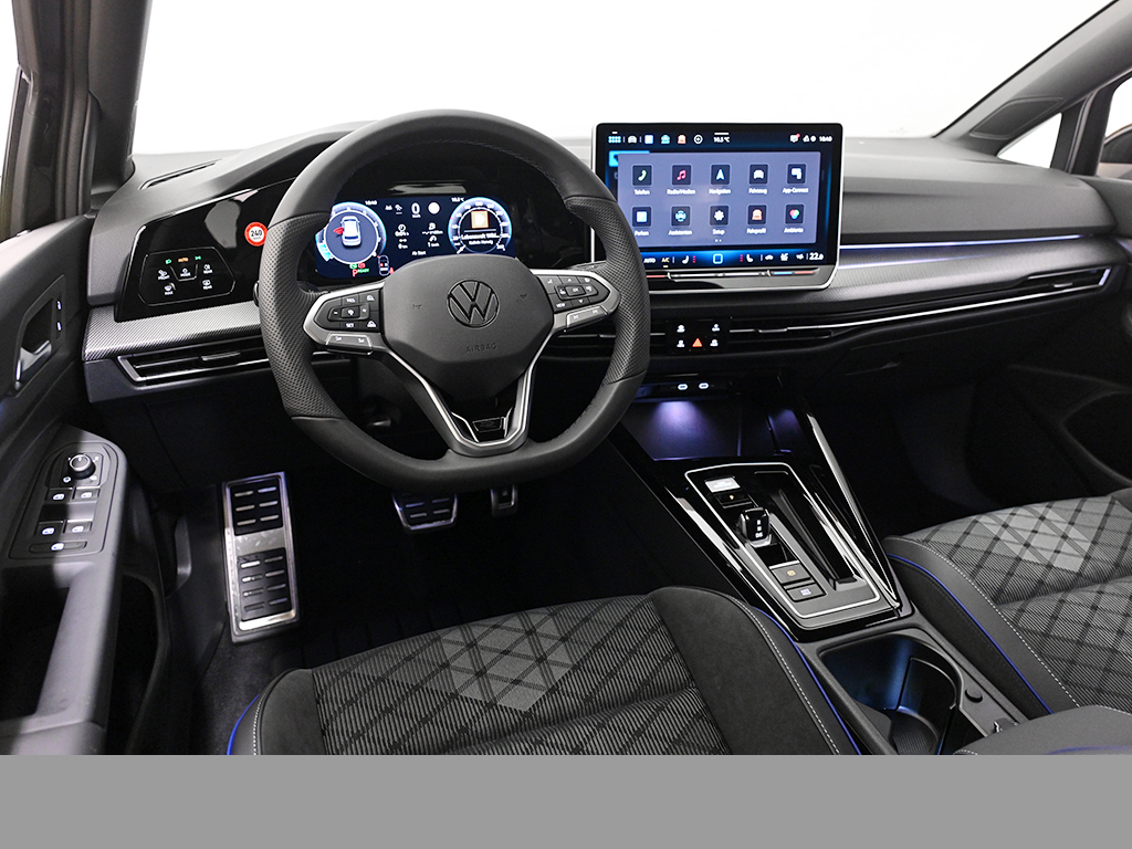 Volkswagen Golf VIII 1.5 eTSI R-LINE FACELIFT CAM ACC LM18