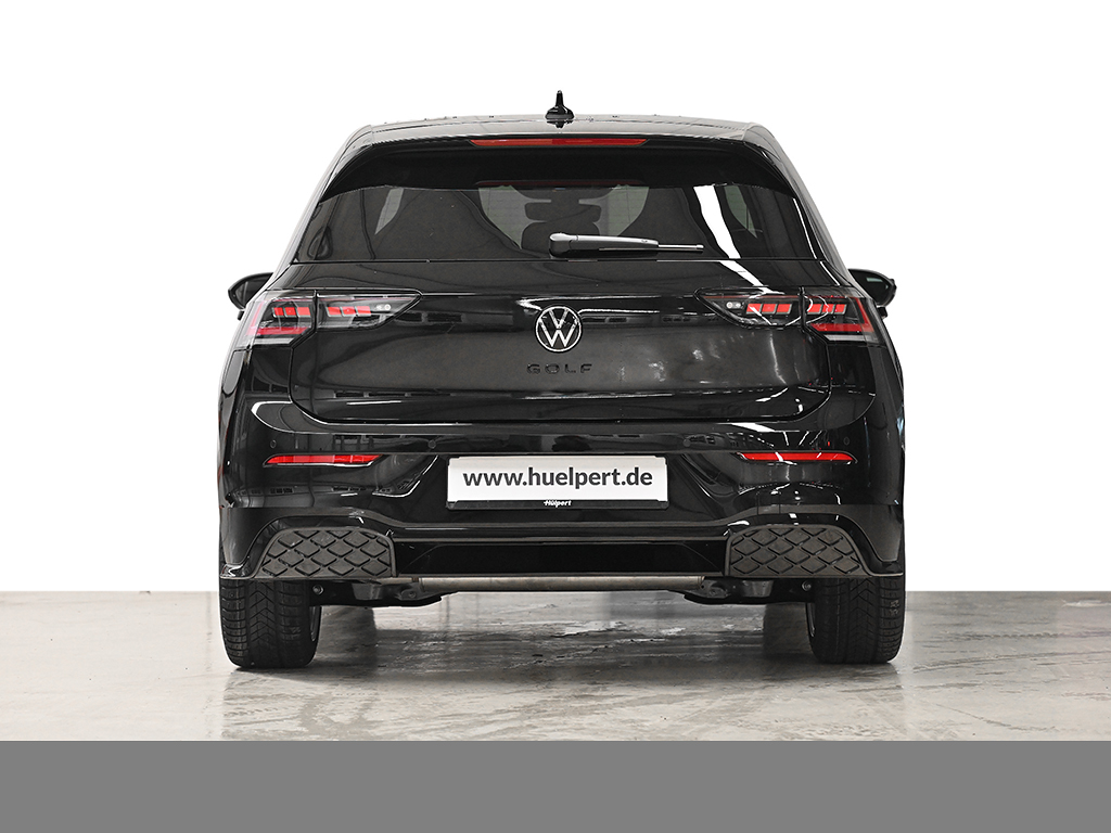 Volkswagen Golf VIII 1.5 eTSI R-LINE FACELIFT CAM ACC LM18