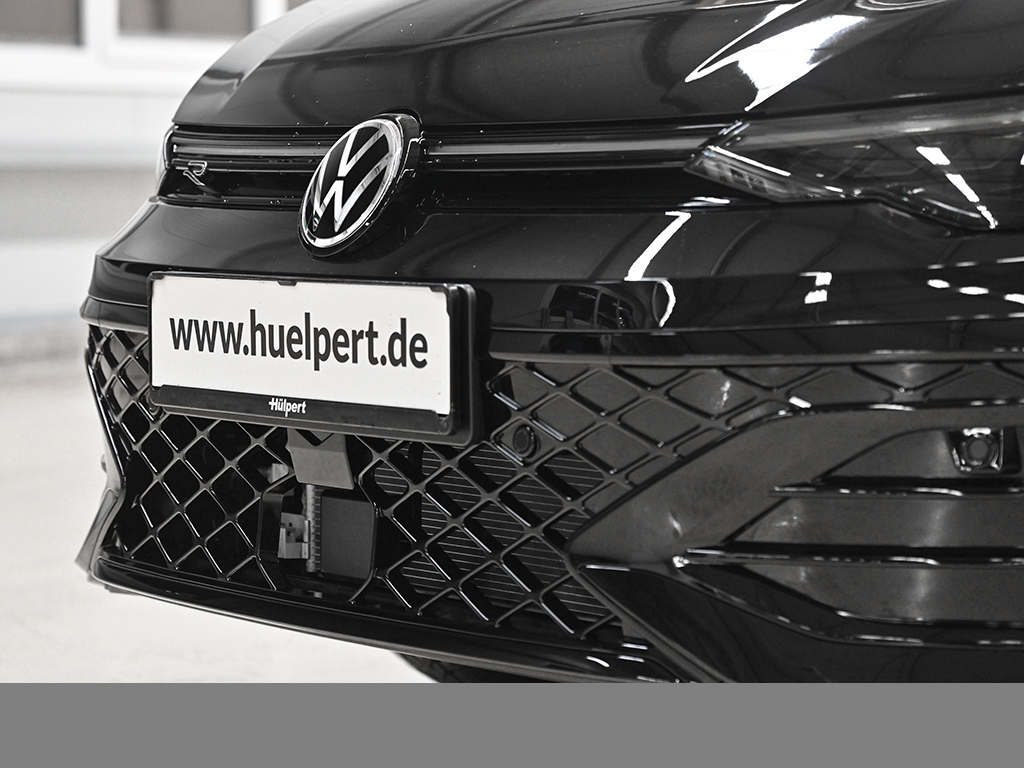 Volkswagen Golf VIII 1.5 eTSI R-LINE FACELIFT CAM ACC LM18