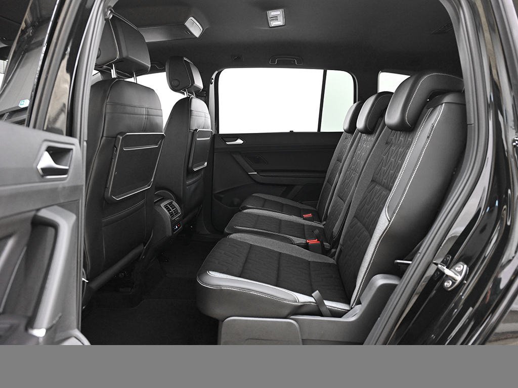 Volkswagen Touran 1.5 ENERGY 7SITZE CAM ACC LM17 NAVI