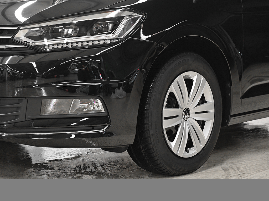 Volkswagen Touran 1.5 ENERGY 7SITZE CAM ACC LM17 NAVI