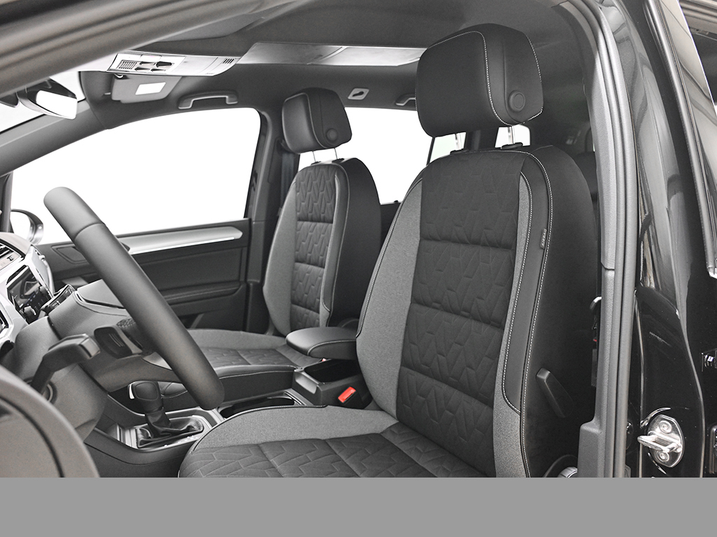 Volkswagen Touran 1.5 ENERGY 7SITZE CAM ACC LM17 NAVI