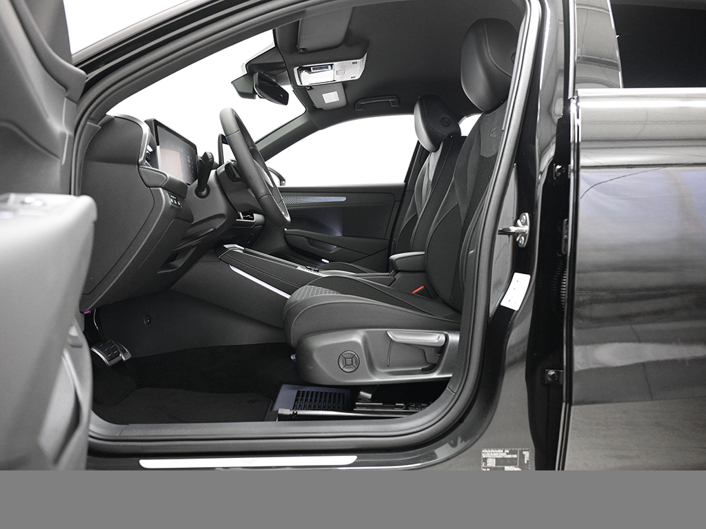 Volkswagen T-Roc 1.5 eTSI R-LINE BLACKSTYLE NEUESMODELL AHK