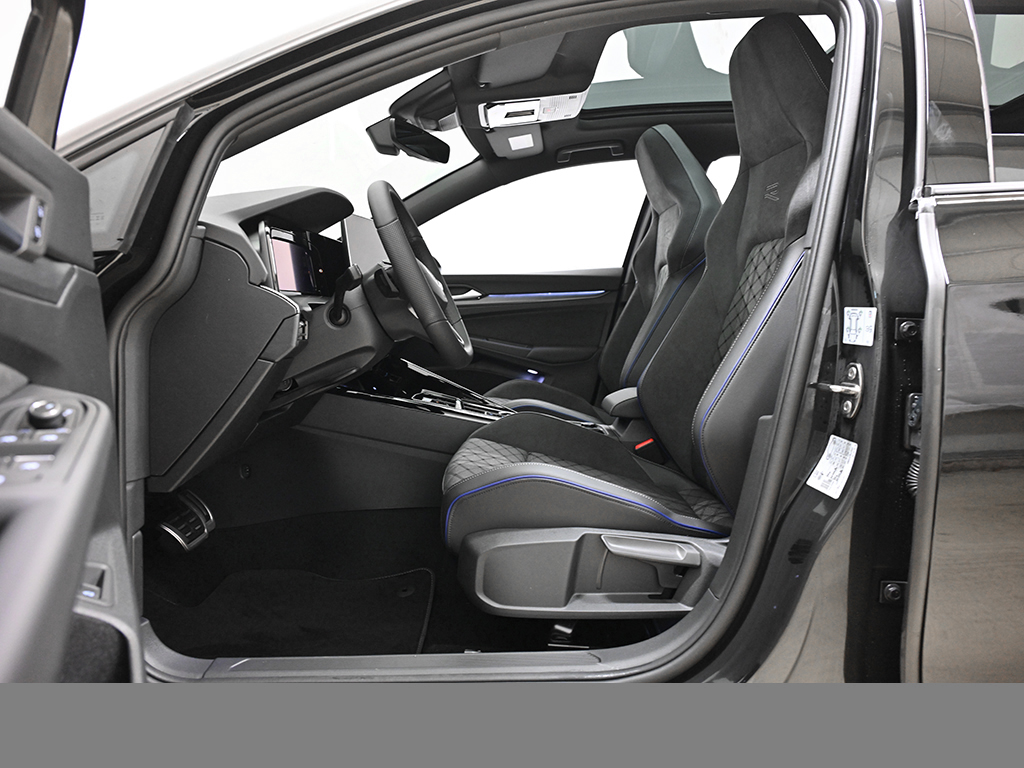 Volkswagen Golf Variant VIII 2.0 R-LINE BLACKSTYLE PANO CAM