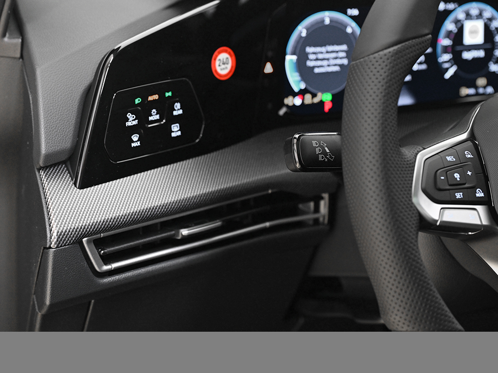 Volkswagen Golf Variant VIII 2.0 R-LINE BLACKSTYLE PANO CAM