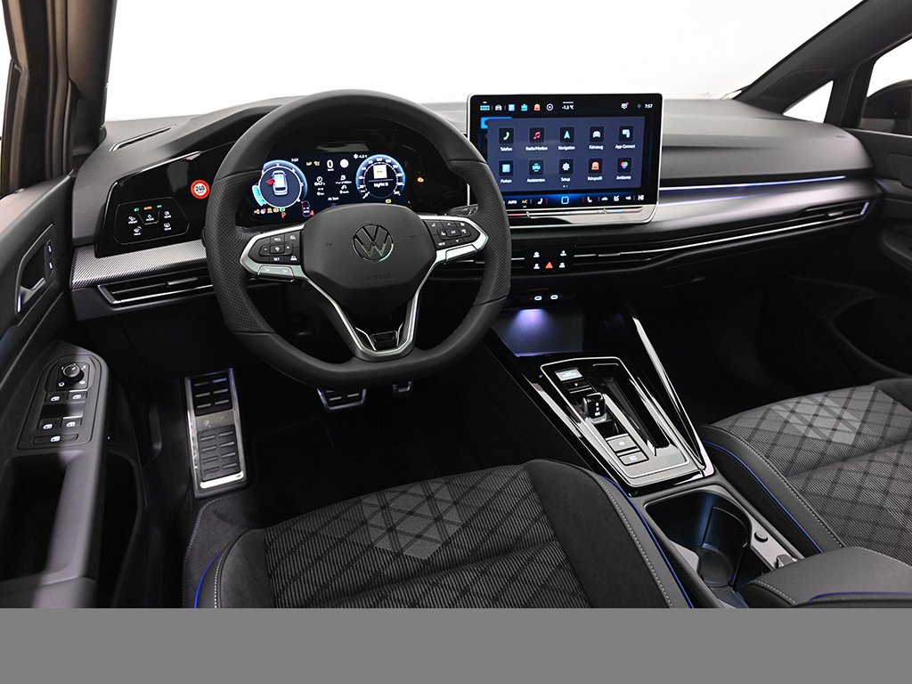 Volkswagen Golf Variant VIII 2.0 R-LINE BLACKSTYLE PANO CAM