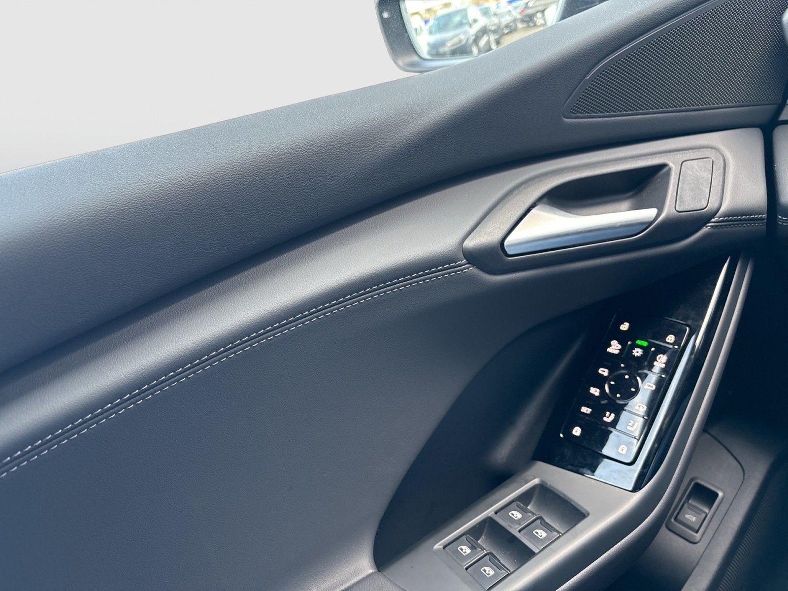 Audi Q6 e-tron quattro advanced TECH+ 360°CAM ACC 20"