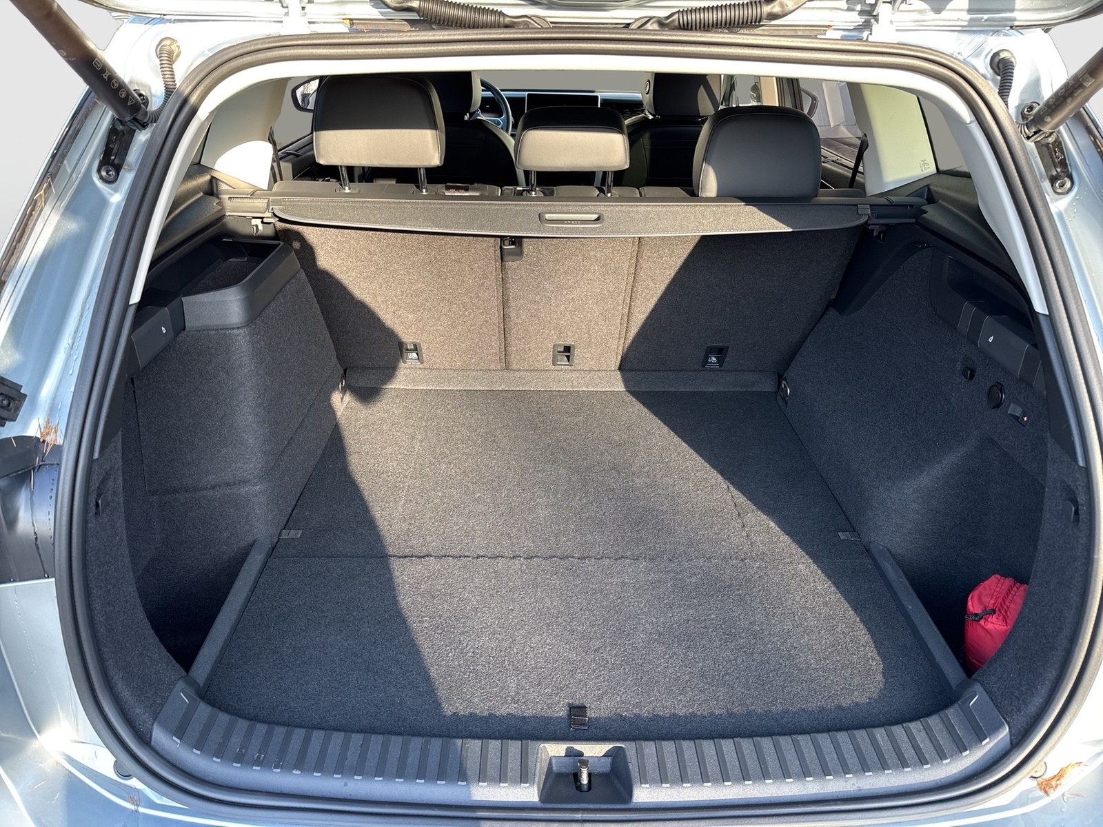 Volkswagen Tayron 1.5 HYBRID ELEGANCE AHK CAM ACC LM18 NAVI