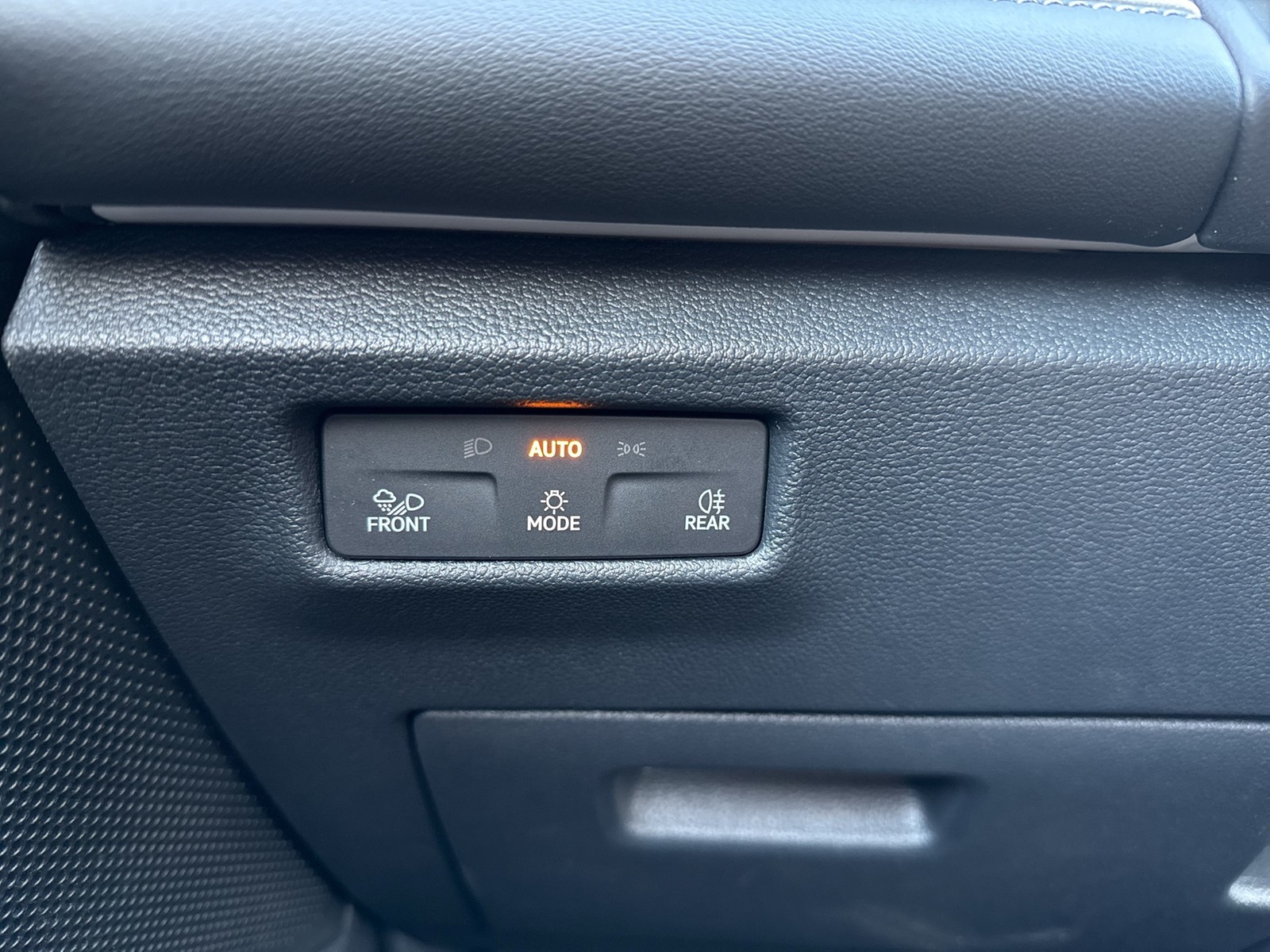 Volkswagen Tayron 1.5 HYBRID ELEGANCE AHK CAM ACC LM18 NAVI