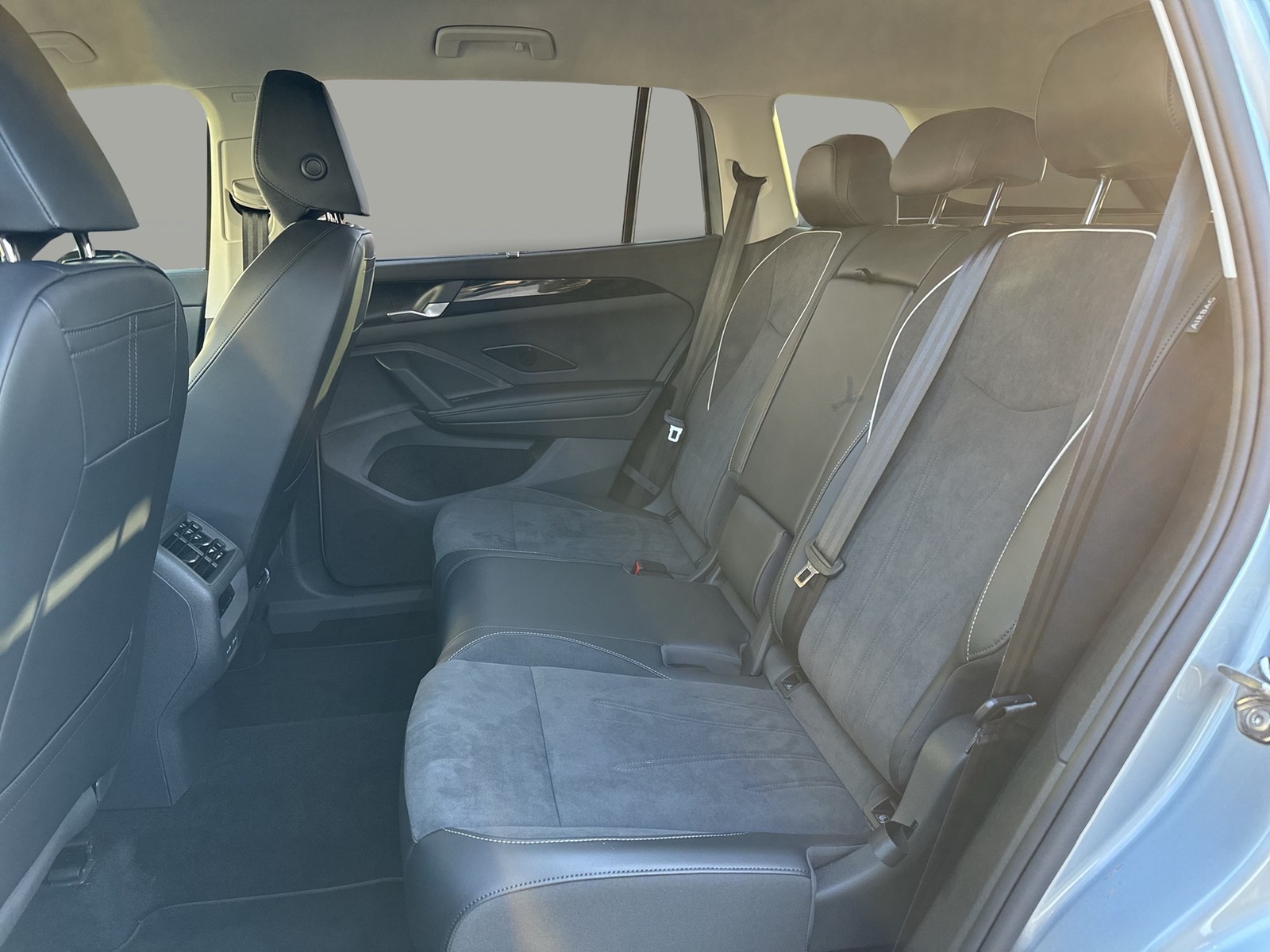 Volkswagen Tayron 1.5 HYBRID ELEGANCE AHK CAM ACC LM18 NAVI