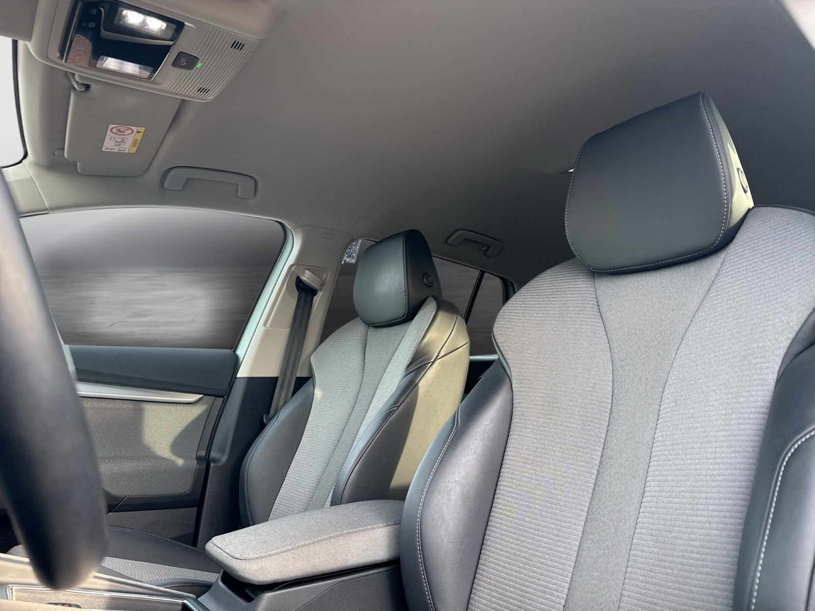 Skoda Enyaq 60 LOFT CAM LM19 NAVI SITZHEIZUNG LED DAB