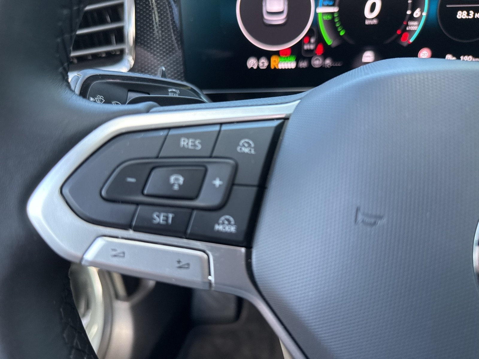 Volkswagen Passat Variant 1.5 HYBRID BUSINESS AHK CAM ACC