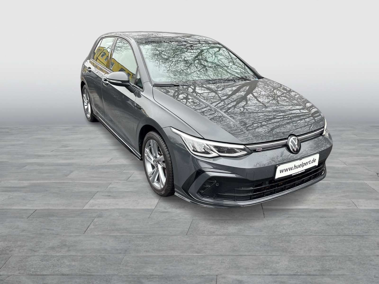 Volkswagen Golf VIII 1.5 eTSI R-LINE CAM ACC CARPLAY LM17