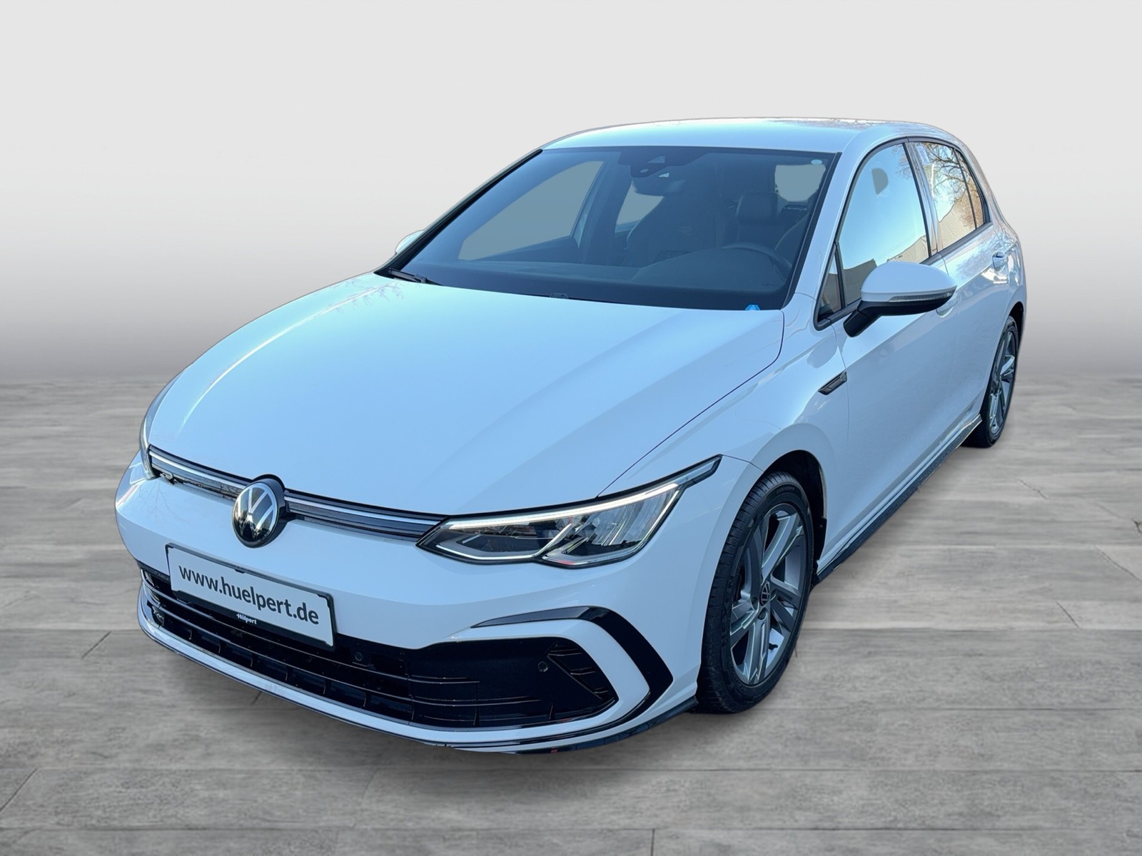 Volkswagen Golf VIII 1.5 eTSI R-LINE CARPLAY LM17 KEYLESSGO