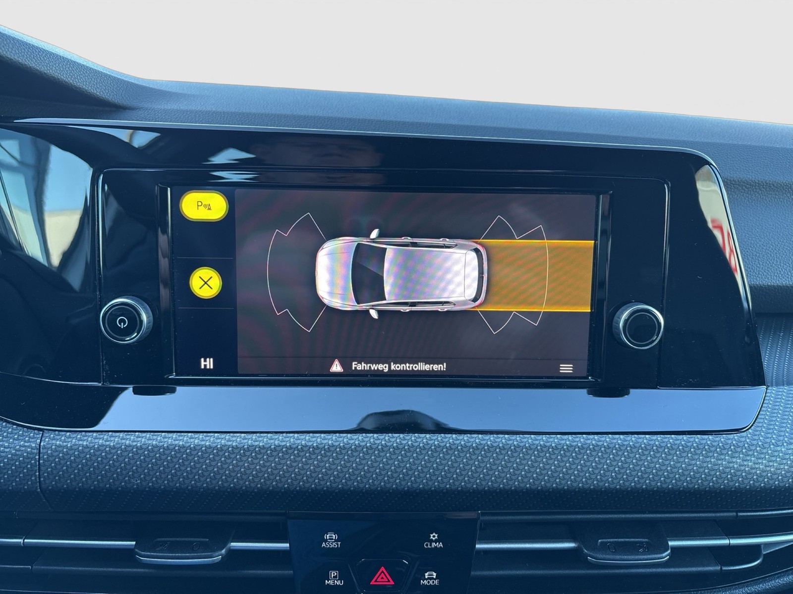 Volkswagen Golf VIII 1.5 eTSI R-LINE CARPLAY LM17 KEYLESSGO