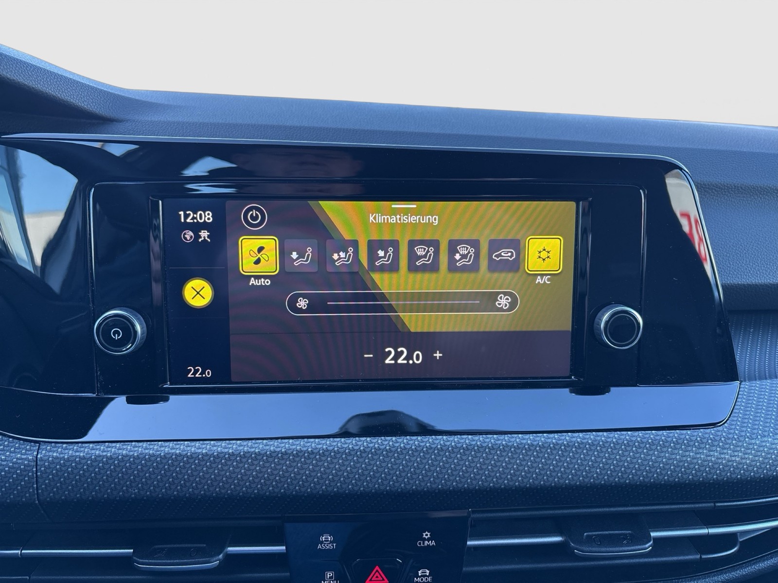 Volkswagen Golf VIII 1.5 eTSI R-LINE CARPLAY LM17 KEYLESSGO