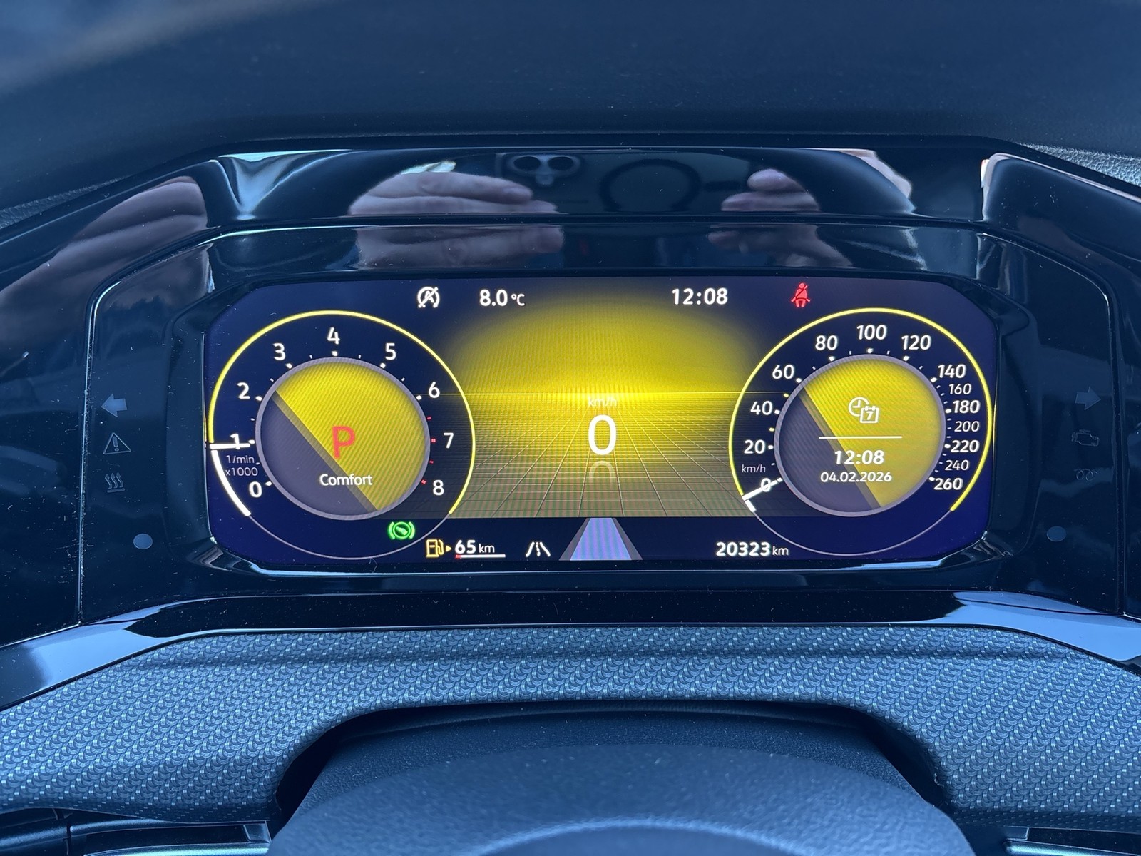 Volkswagen Golf VIII 1.5 eTSI R-LINE CARPLAY LM17 KEYLESSGO
