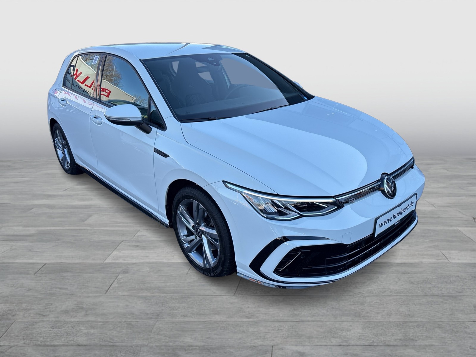 Volkswagen Golf VIII 1.5 eTSI R-LINE CARPLAY LM17 KEYLESSGO