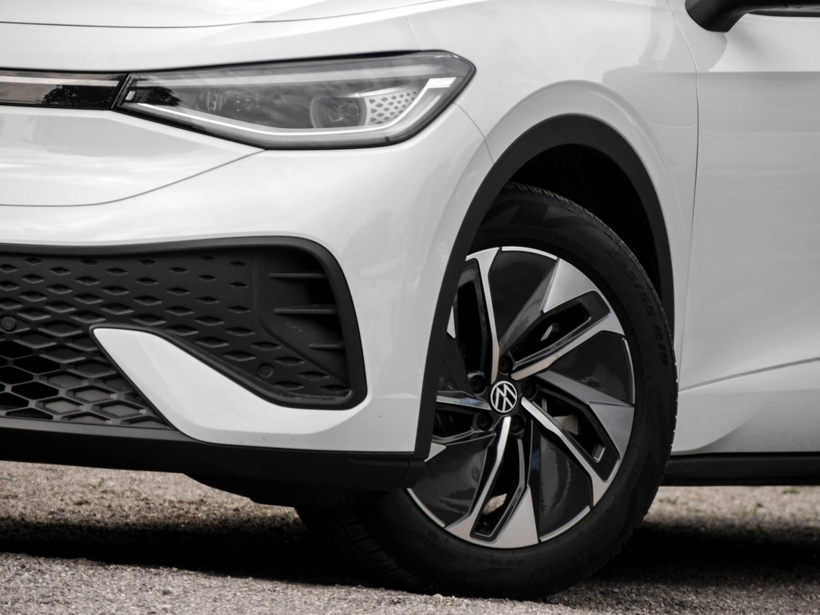 Volkswagen ID.5 PRO WÄRMEPUMPE ACC LM19 NAVI CARPLAY SITZHZ