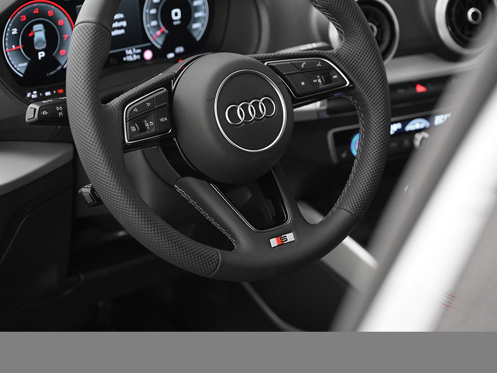 Audi Q2 35 TFSI S tronic S Line AHK+Sonnenschutzverglasung+Komfortpaket